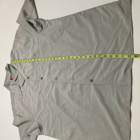 Oakley Mens Short Sleeve Metal Button Front - Picture 2 of 6